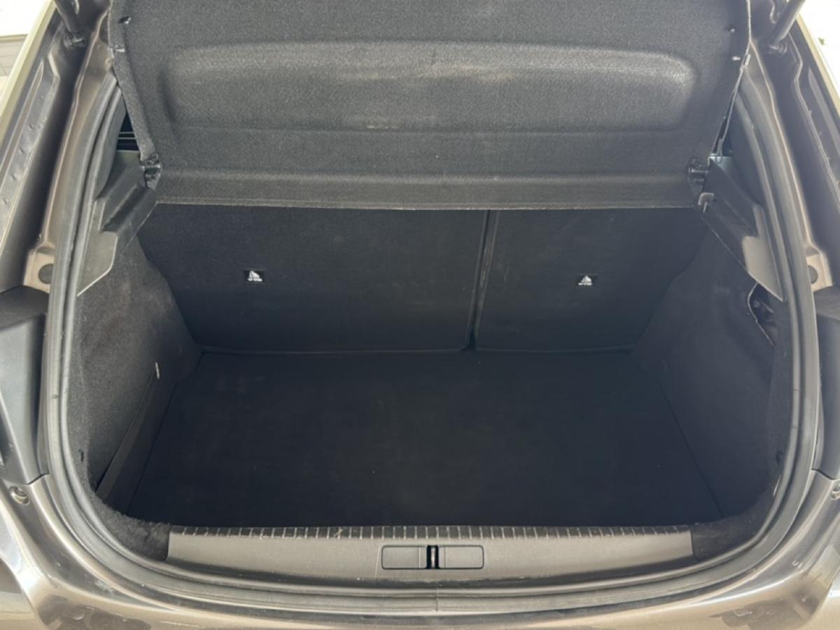 peugeot-208-2023-gasolina-1199cc