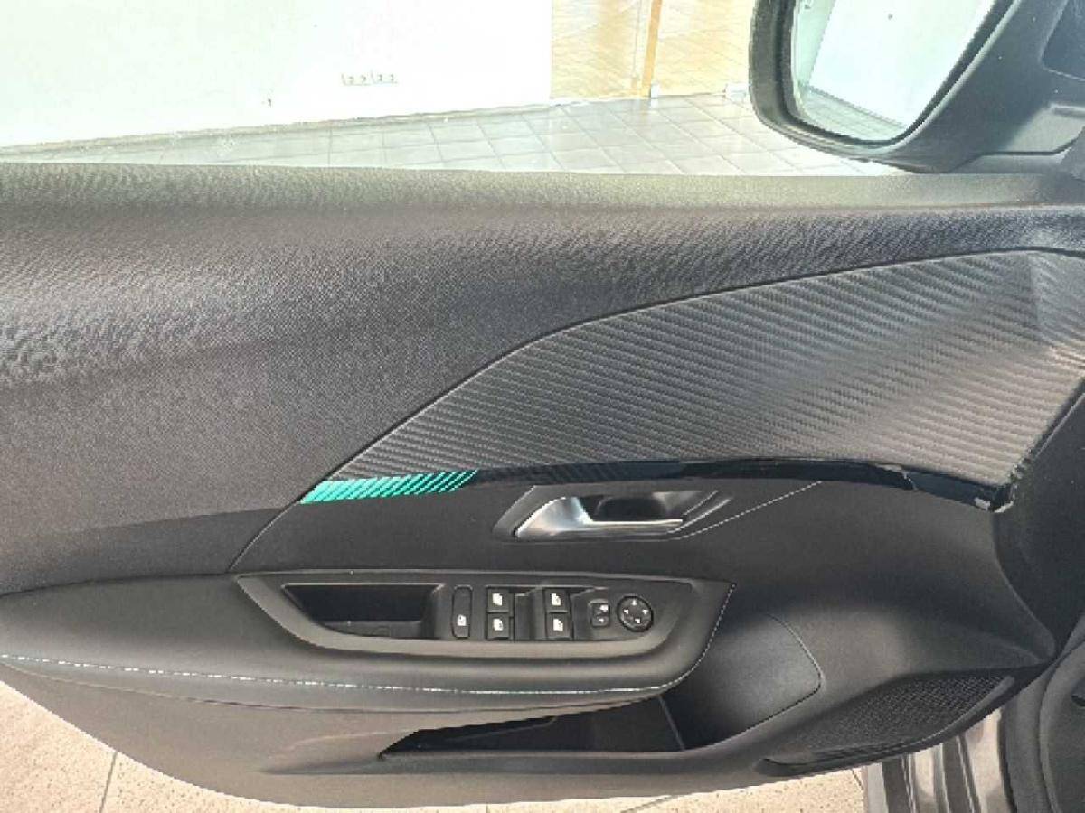 peugeot-208-2023-gasolina-1199cc