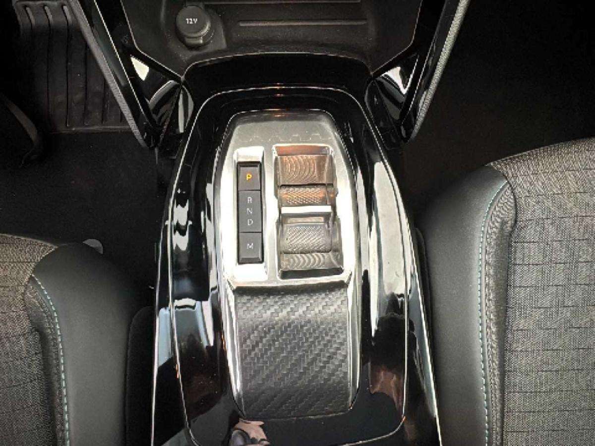 peugeot-208-2023-gasolina-1199cc
