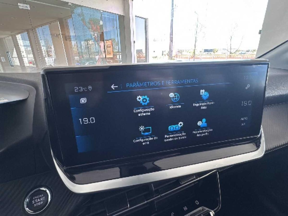 peugeot-208-2023-gasolina-1199cc