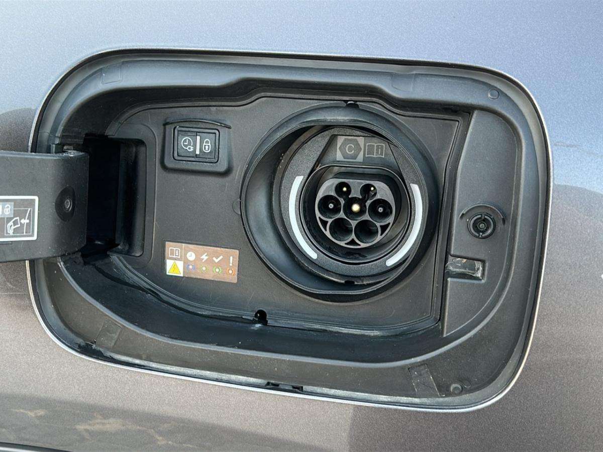 citroen-c5-x-2022-hibrido-a-gasolina-225cc