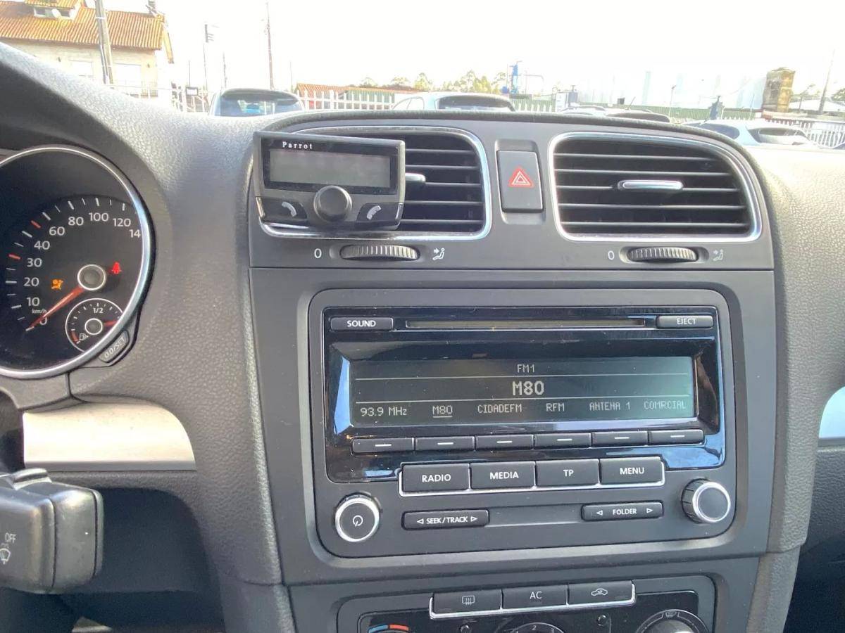 volkswagen-golf-cabriolet-2012-diesel-1598cc