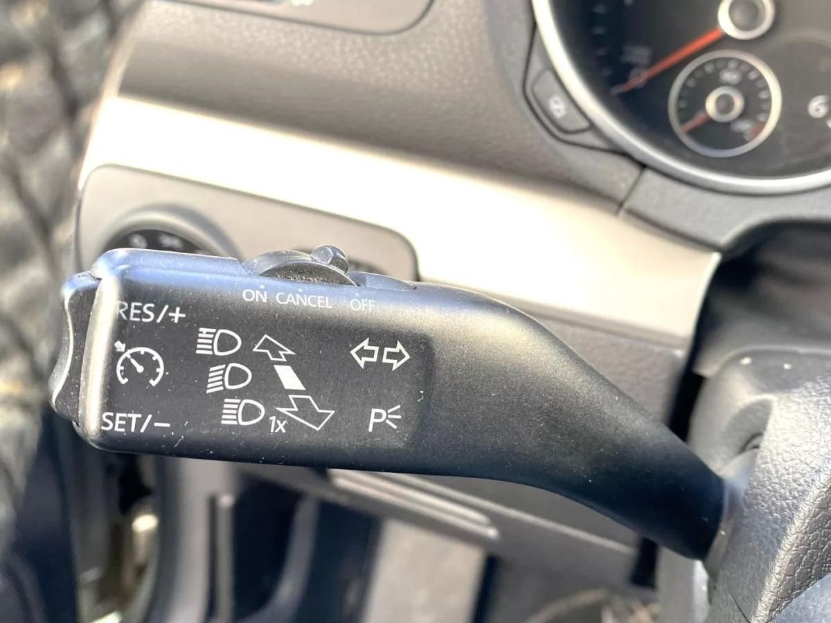 volkswagen-golf-cabriolet-2012-diesel-1598cc