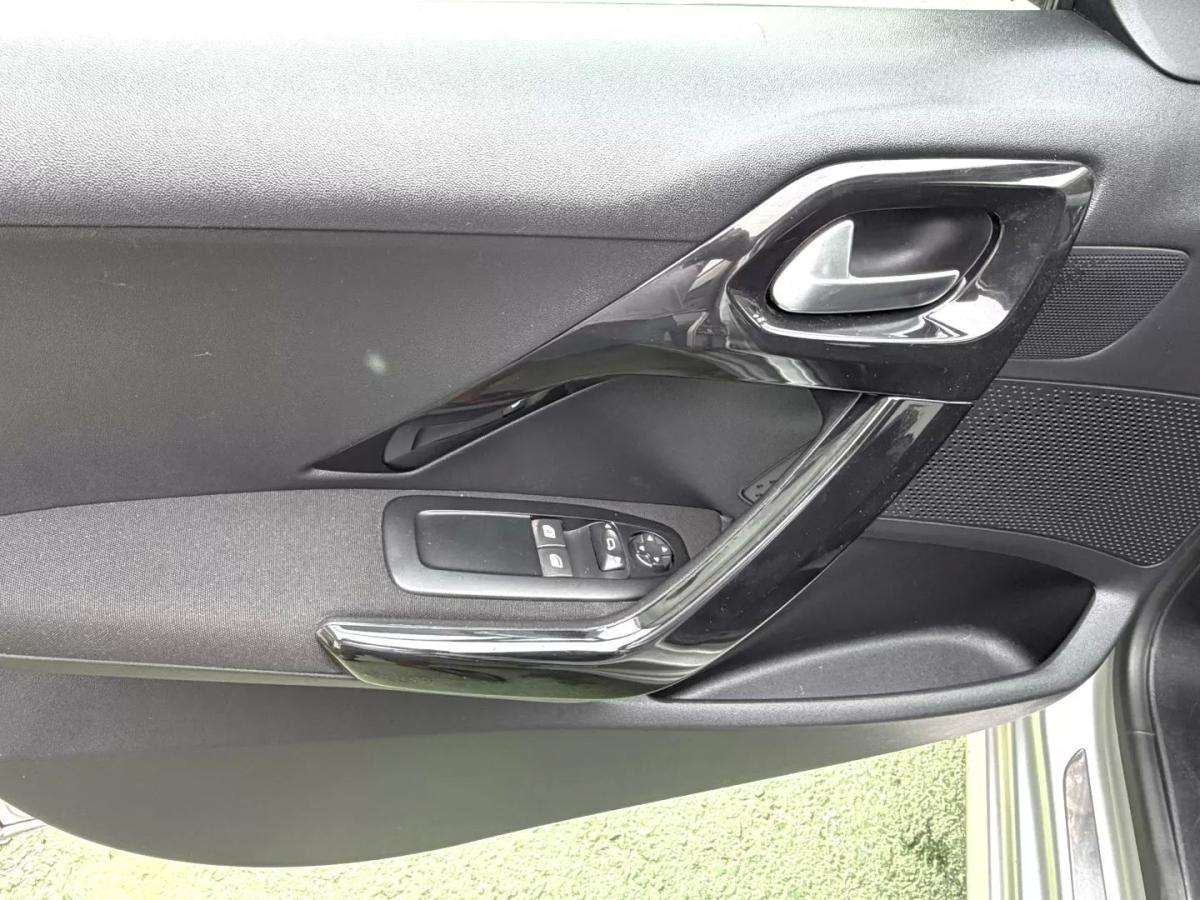 peugeot-208-2018-gasolina-1199cc