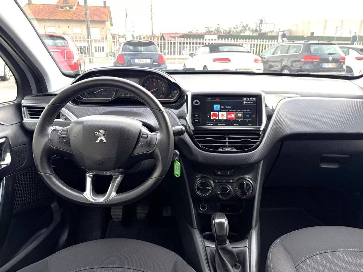 peugeot-208-2018-gasolina-1199cc
