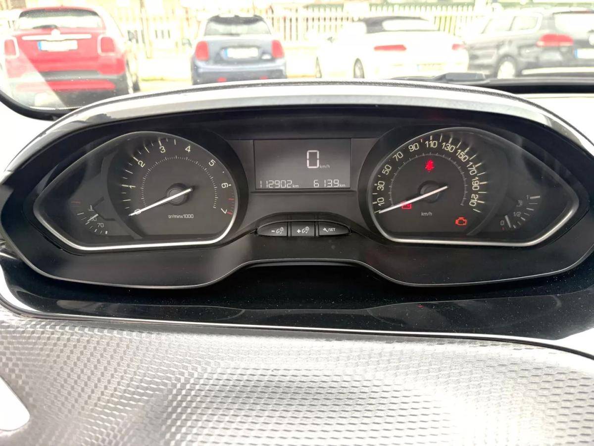 peugeot-208-2018-gasolina-1199cc
