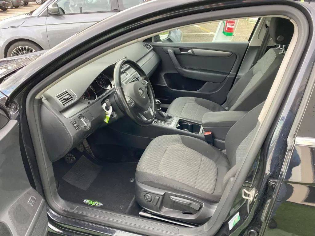 volkswagen-passat-variant-2014-diesel-1598cc