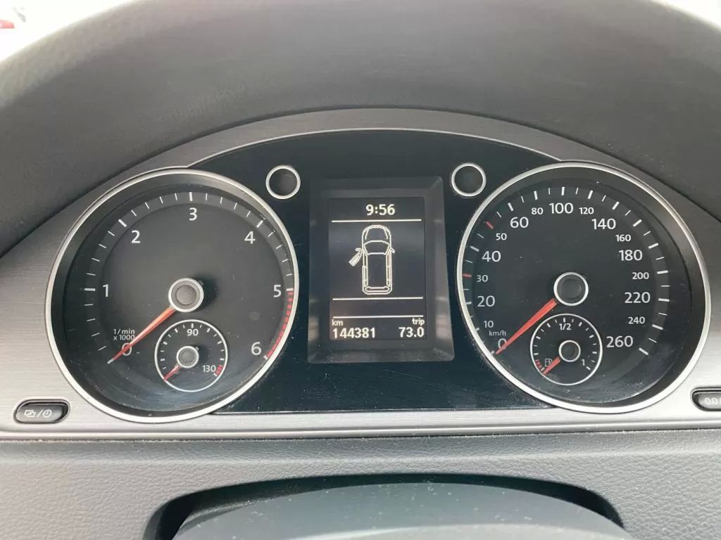 volkswagen-passat-variant-2014-diesel-1598cc