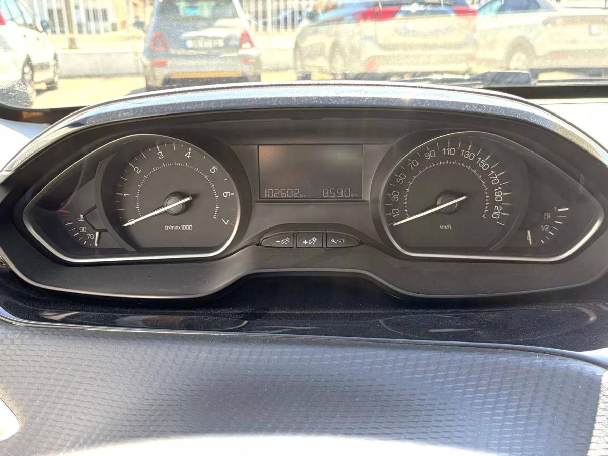 peugeot-2008-2018-gasolina-1199cc