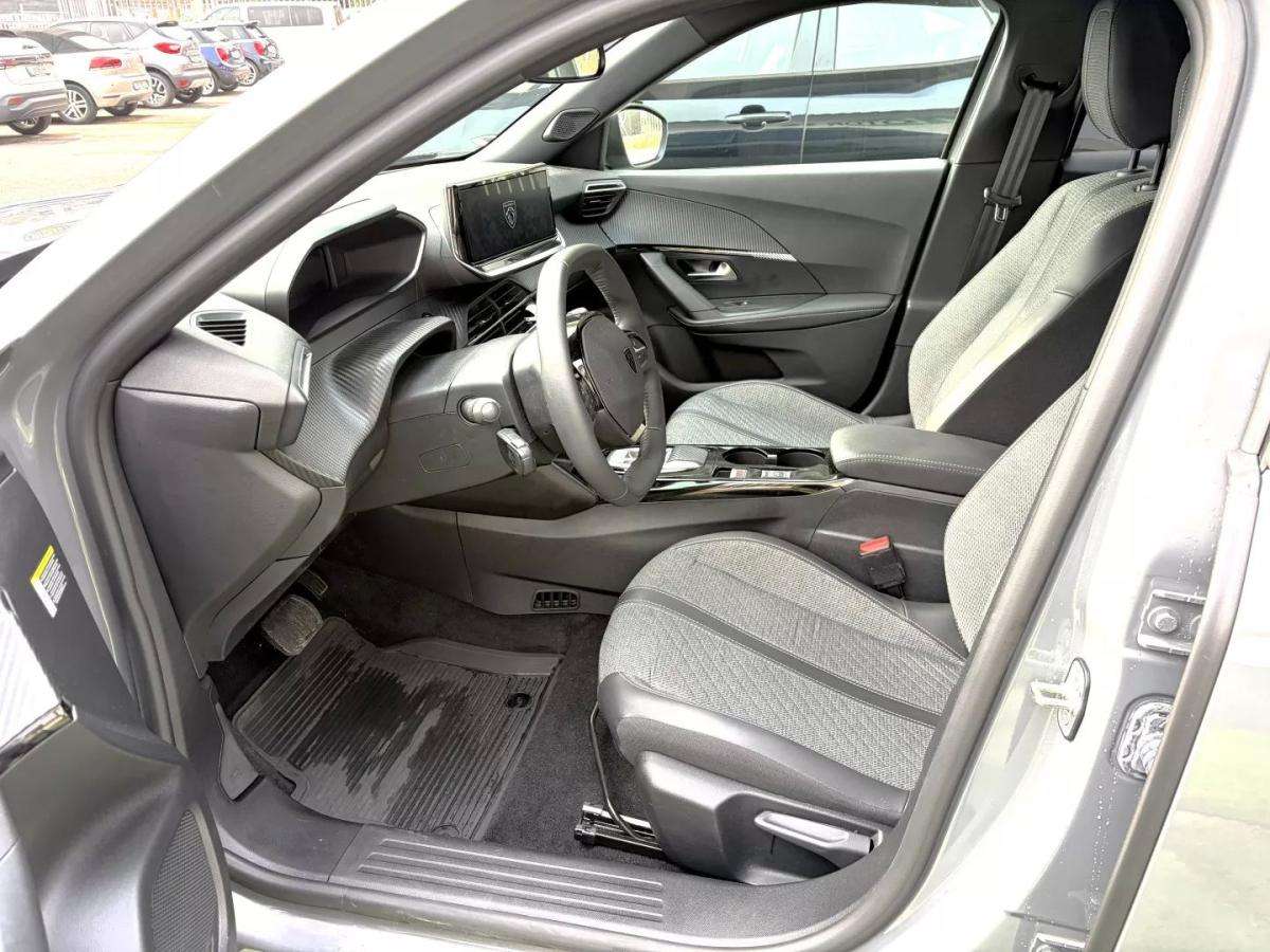 peugeot-e-2008-2025-eletrico-0cc
