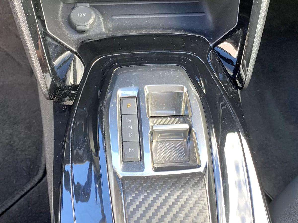 peugeot-2008-2022-gasolina-1199cc