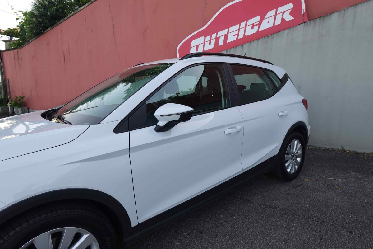 seat-arona-2023-gasolina-999cc