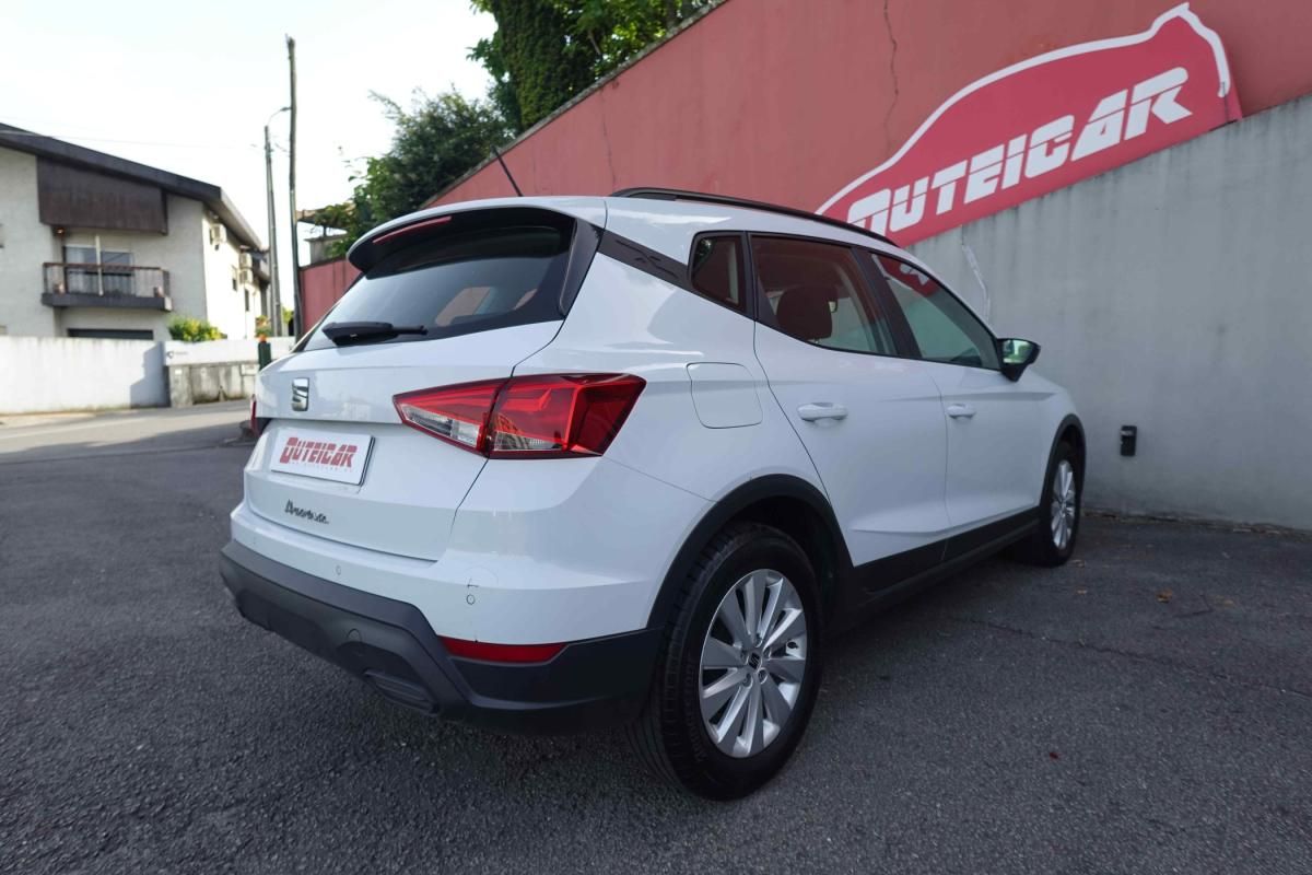 seat-arona-2023-gasolina-999cc
