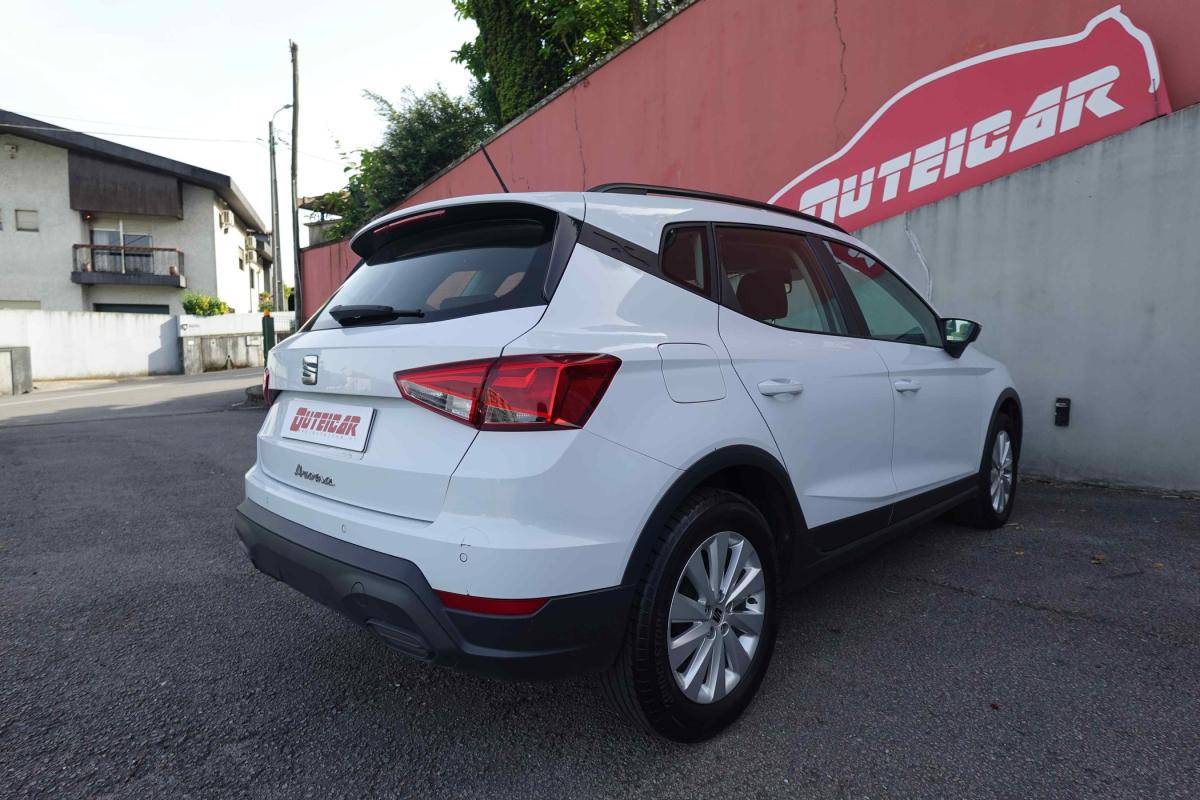 seat-arona-2023-gasolina-999cc