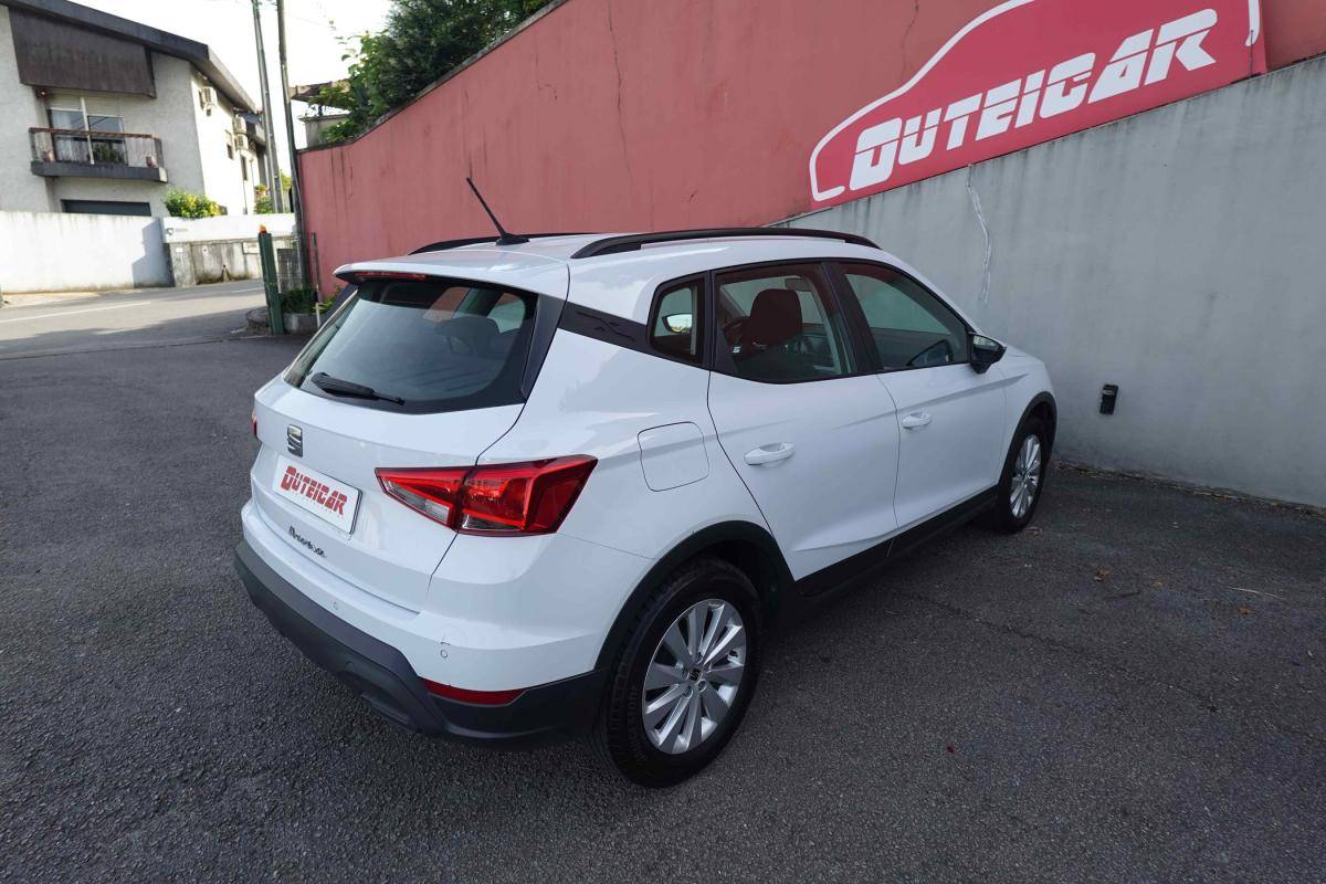 seat-arona-2023-gasolina-999cc