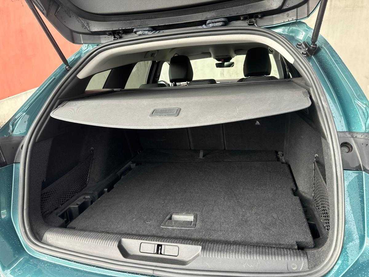 peugeot-308-2022-gasolina-1199cc