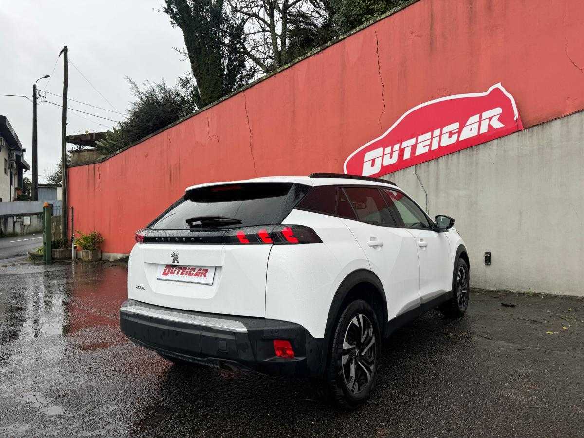 peugeot-2008-2022-gasolina-1199cc