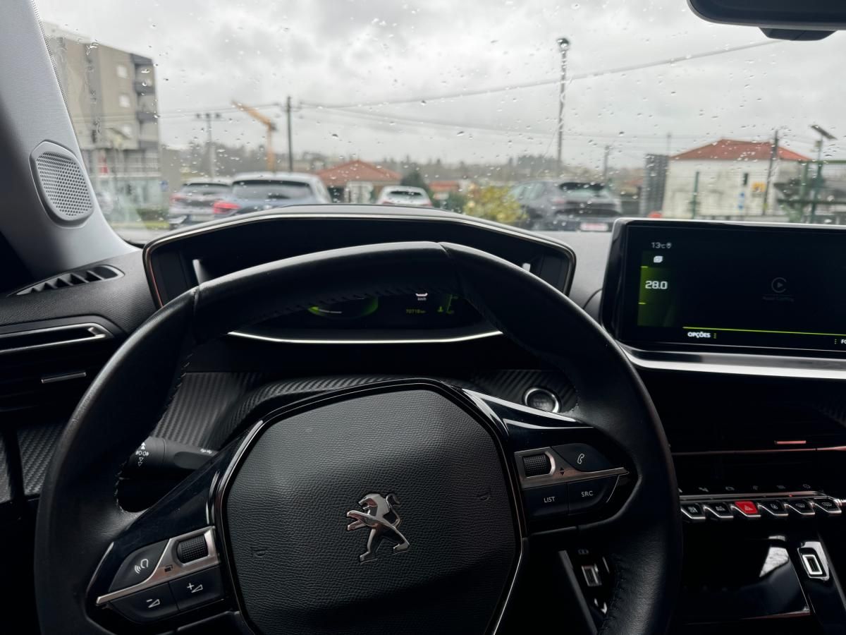 peugeot-2008-2022-gasolina-1199cc