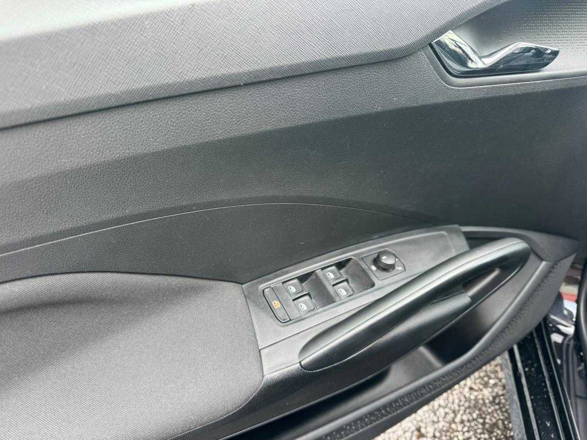 skoda-fabia-2023-gasolina-999cc