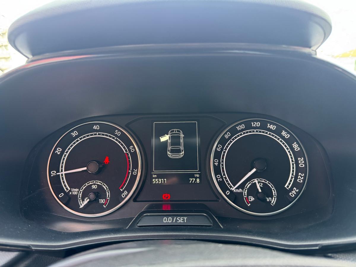 skoda-fabia-2023-gasolina-999cc