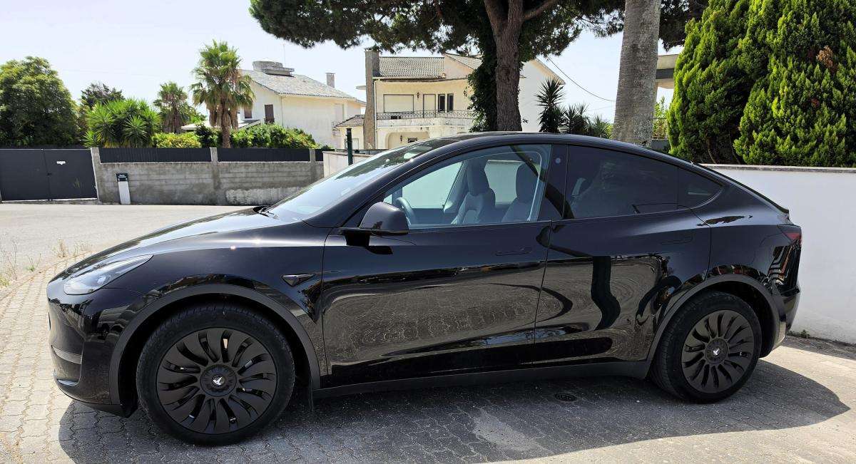 tesla-model-y-2023-eletrico-500cc