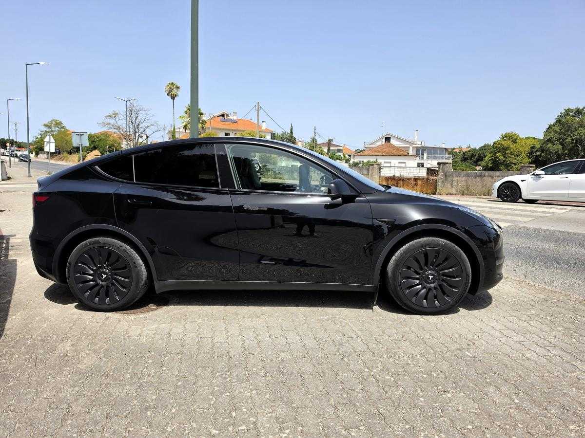 tesla-model-y-2023-eletrico-500cc