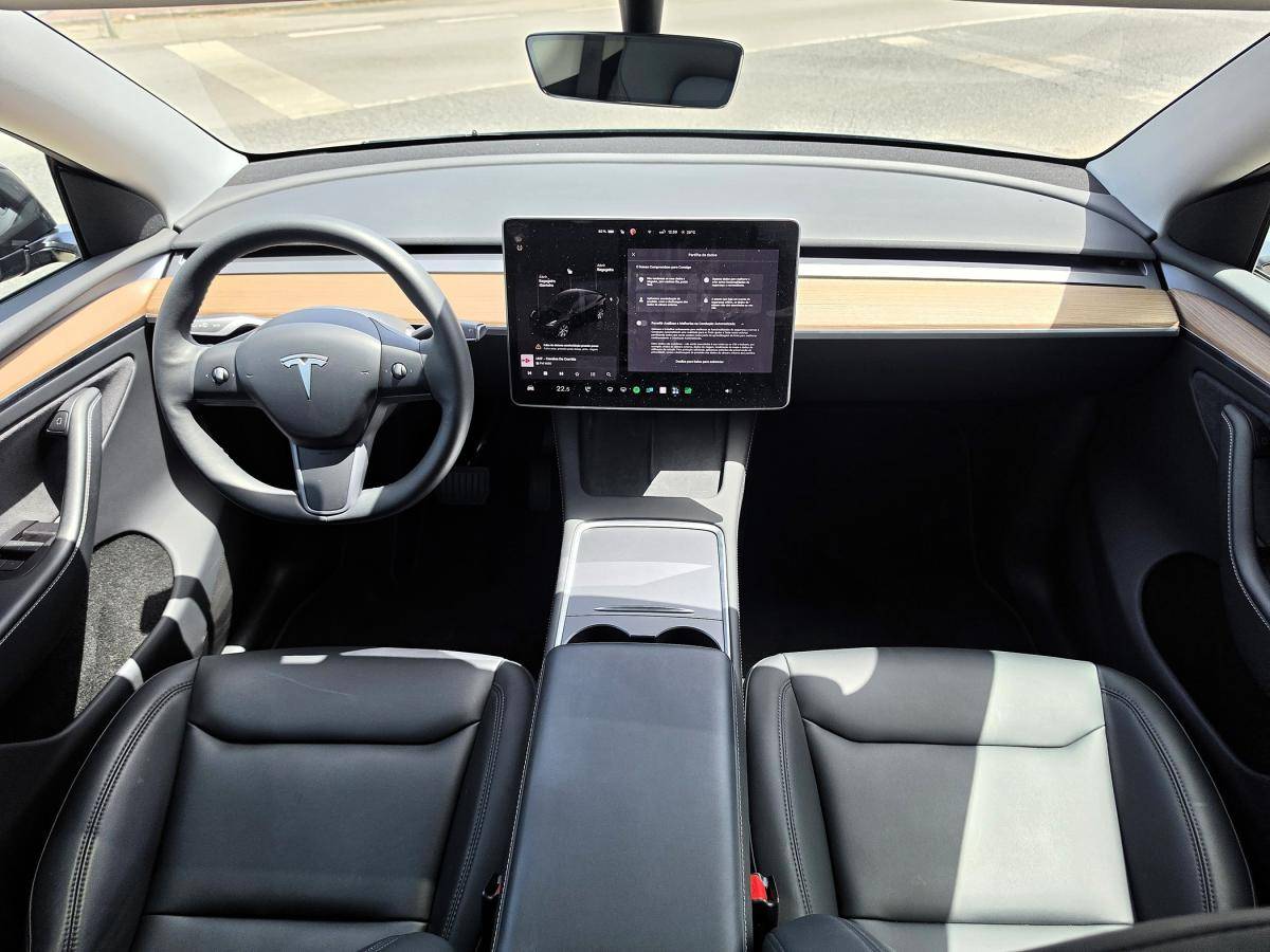 tesla-model-y-2023-eletrico-500cc