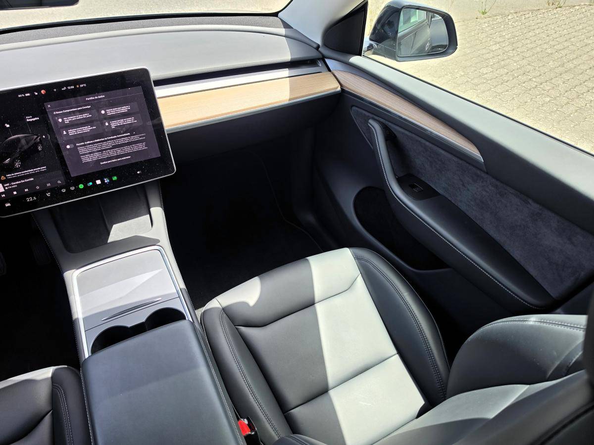 tesla-model-y-2023-eletrico-500cc