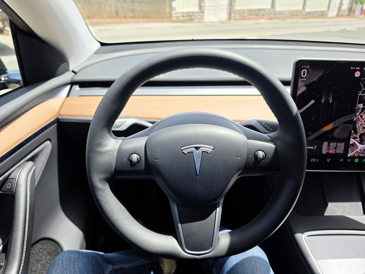 tesla-model-y-2023-eletrico-500cc