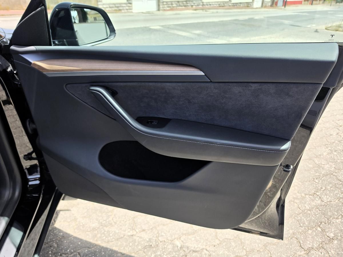 tesla-model-y-2023-eletrico-500cc