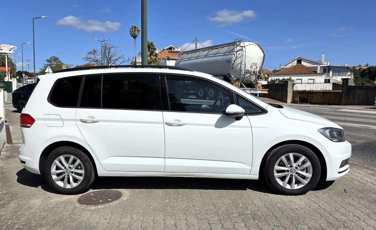 volkswagen-touran-2018-diesel-1598cc