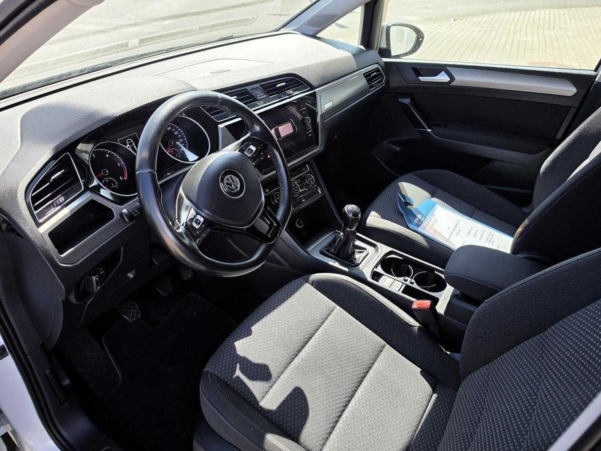 volkswagen-touran-2018-diesel-1598cc