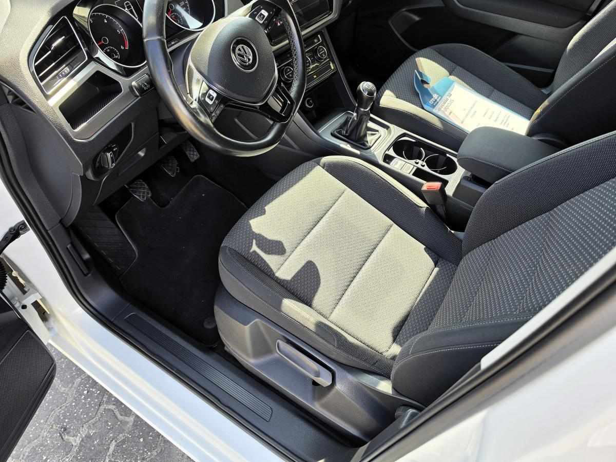 volkswagen-touran-2018-diesel-1598cc