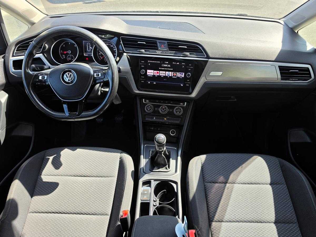 volkswagen-touran-2018-diesel-1598cc