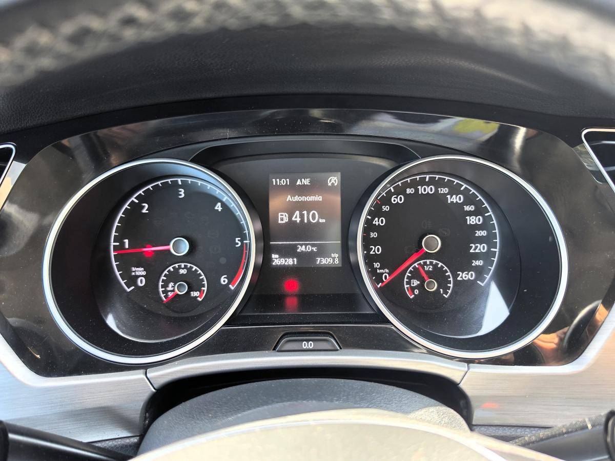 volkswagen-touran-2018-diesel-1598cc