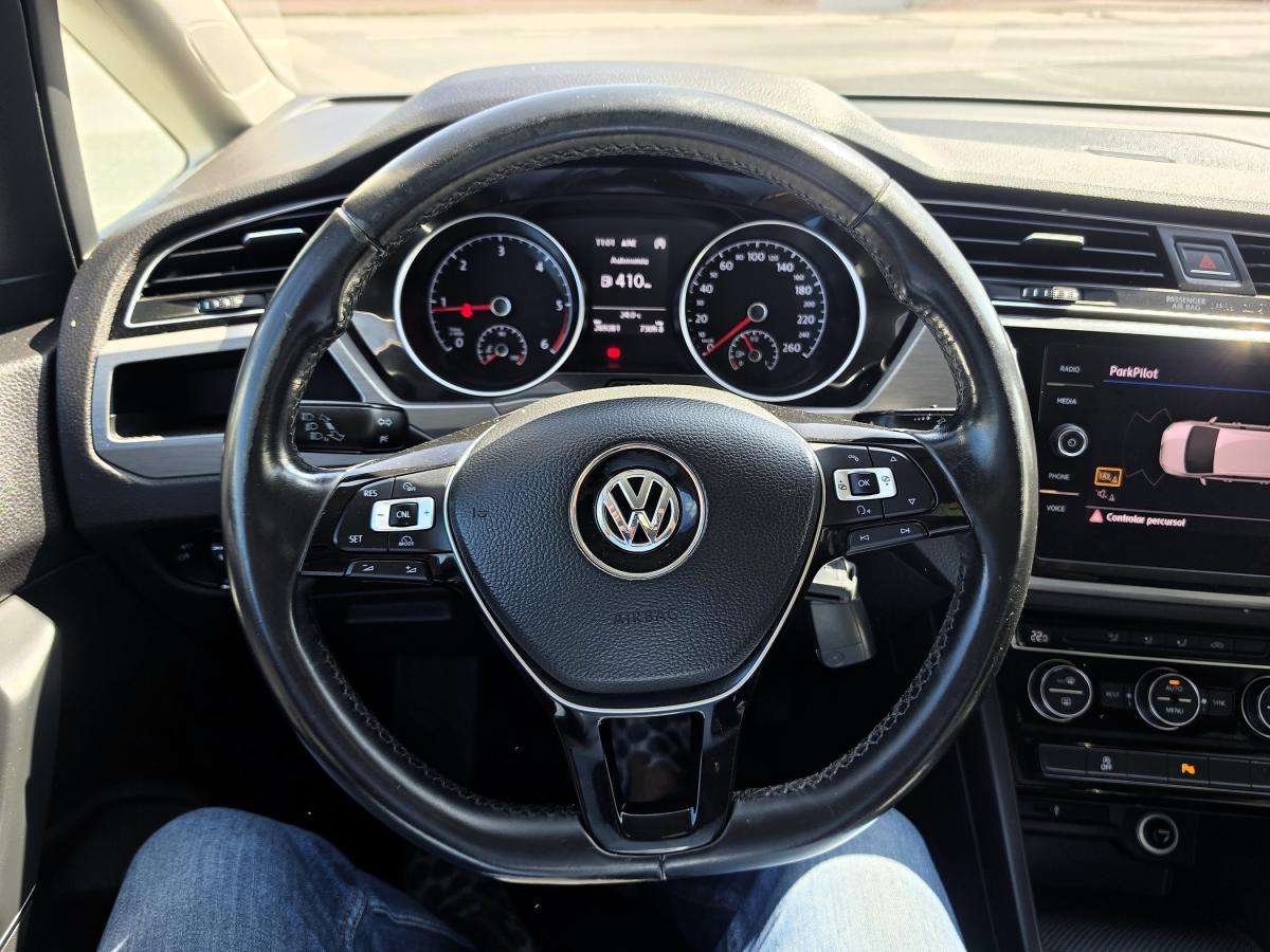 volkswagen-touran-2018-diesel-1598cc