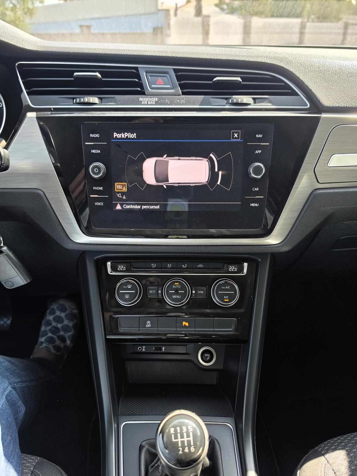 volkswagen-touran-2018-diesel-1598cc
