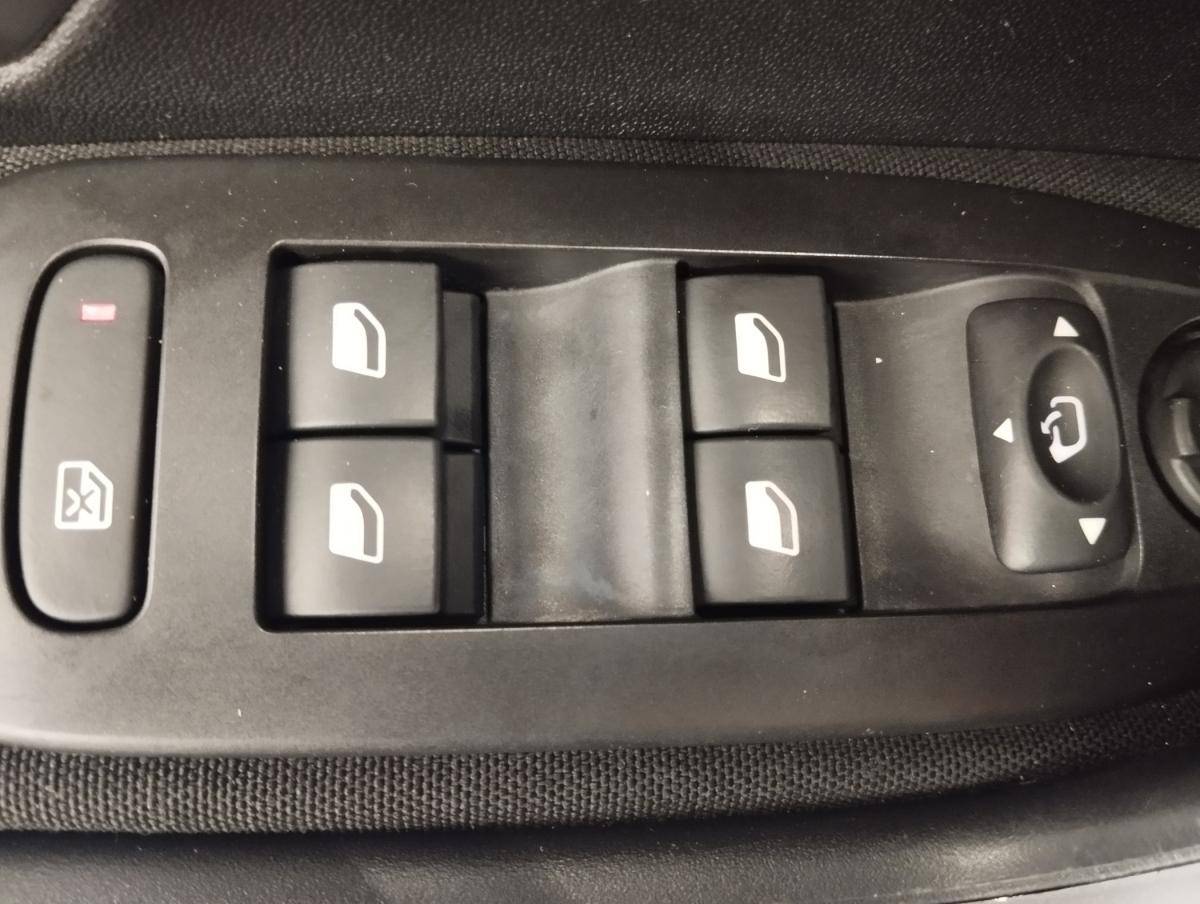 peugeot-2008-2019-gasolina-1199cc