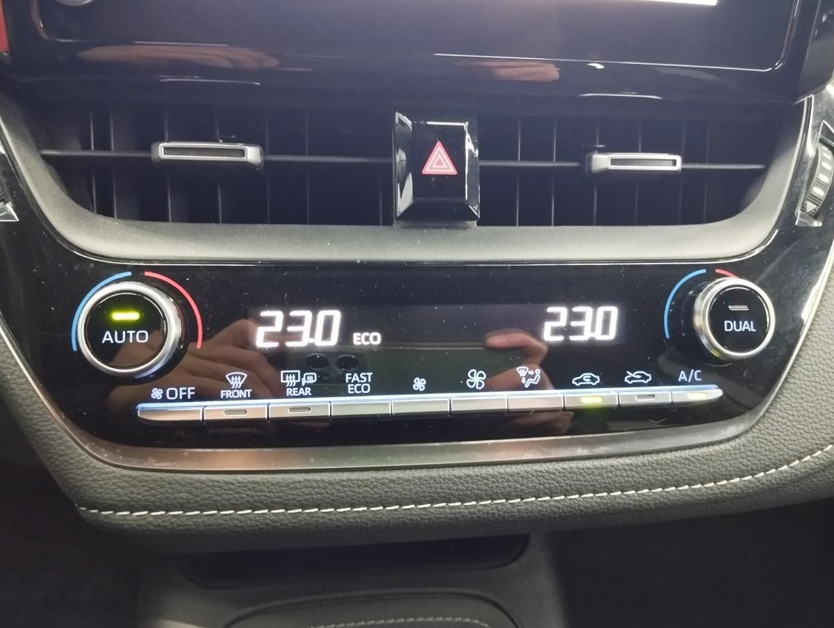 toyota-corolla-2022-hibrido-a-gasolina-1798cc