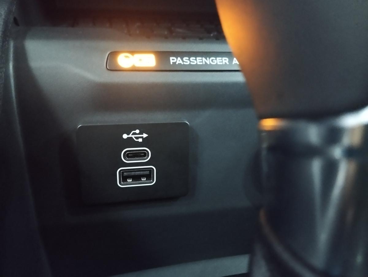ford-tourneo-courier-2024-gasolina-998cc