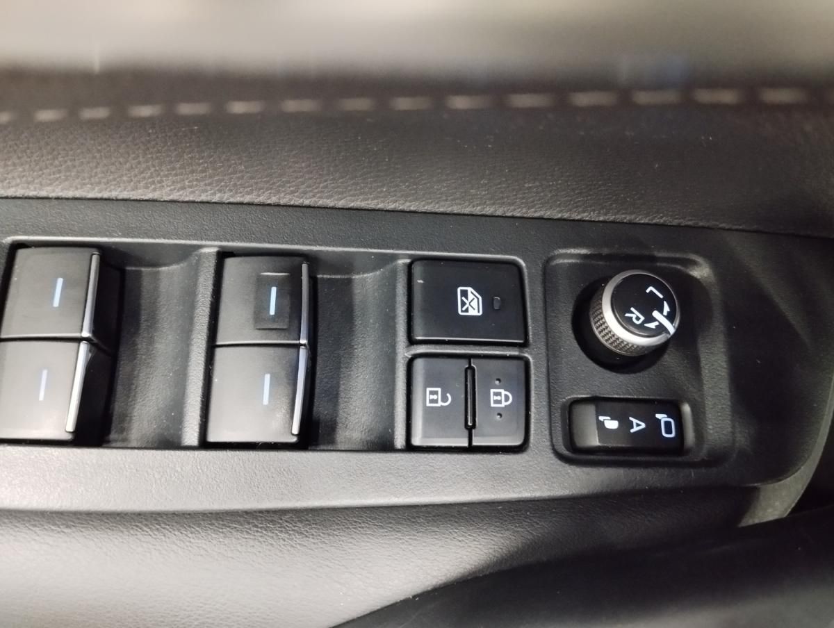 toyota-corolla-2020-hibrido-a-gasolina-1798cc