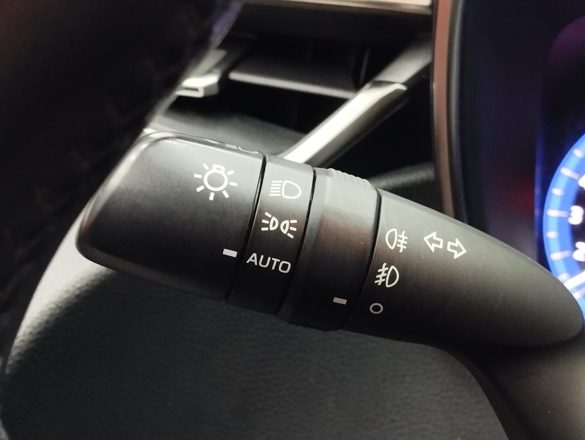 toyota-corolla-2020-hibrido-a-gasolina-1798cc