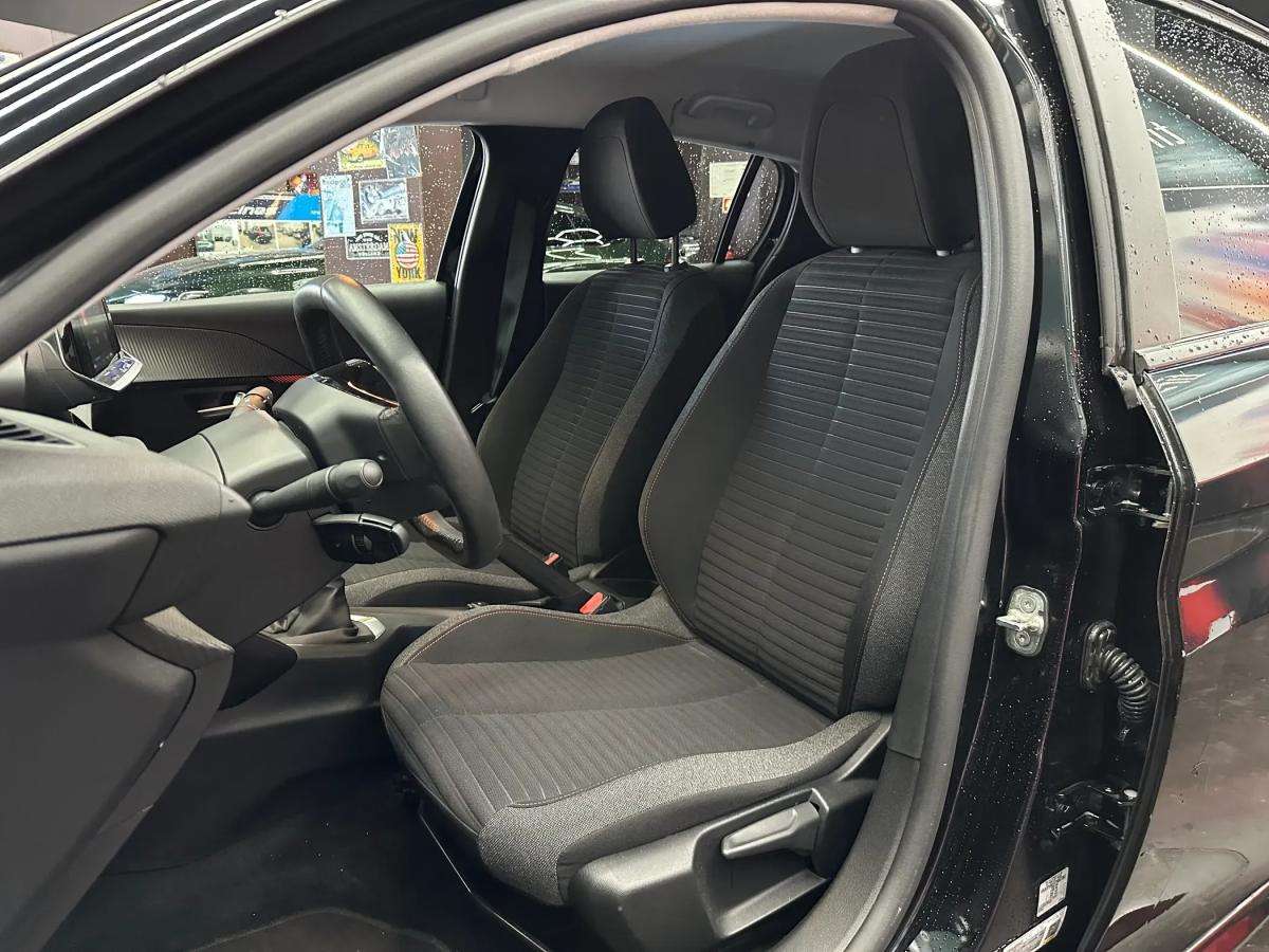 peugeot-208-2023-gasolina-1199cc