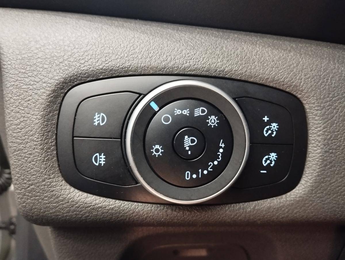 ford-tourneo-custom-2021-hibrido-a-gasolina-998cc
