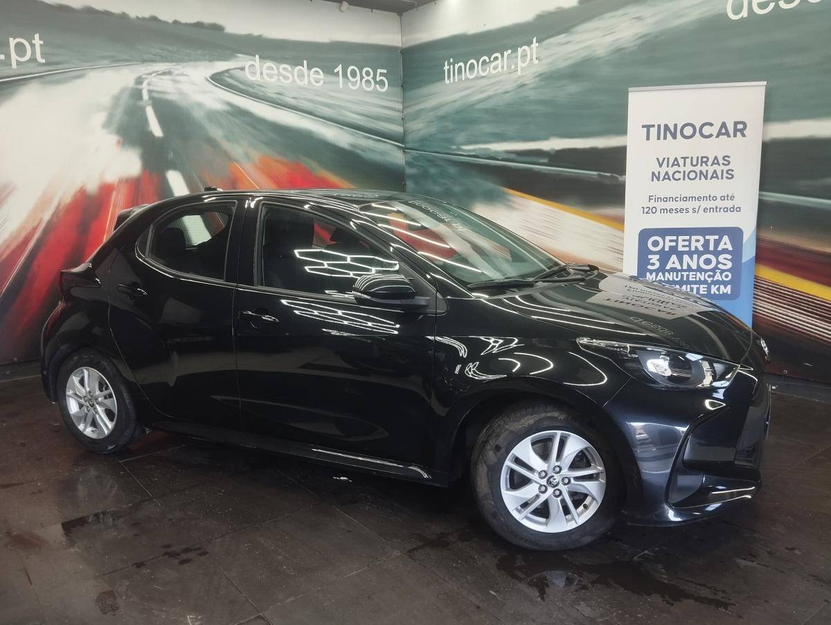 toyota-yaris-2023-hibrido-a-gasolina-1490cc