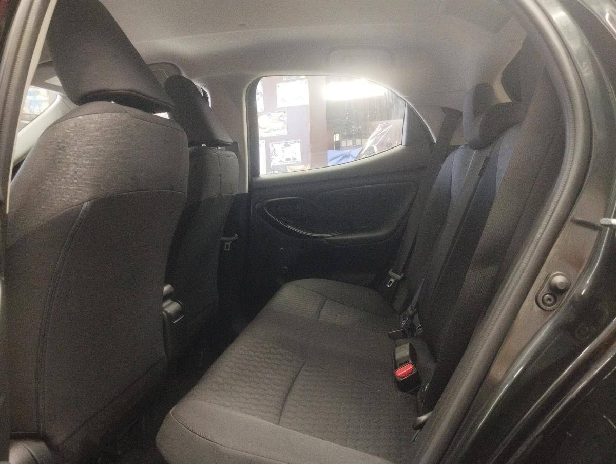 toyota-yaris-2023-hibrido-a-gasolina-1490cc