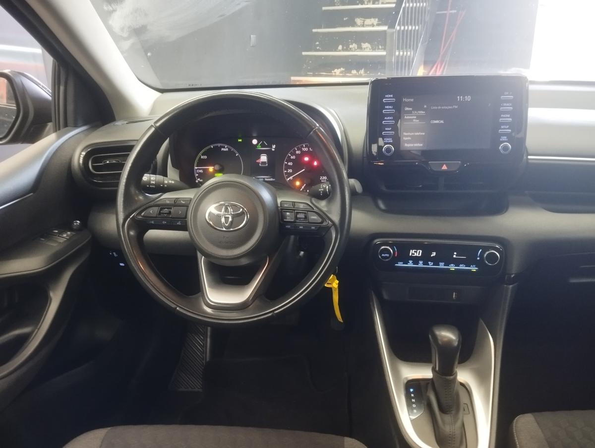toyota-yaris-2023-hibrido-a-gasolina-1490cc