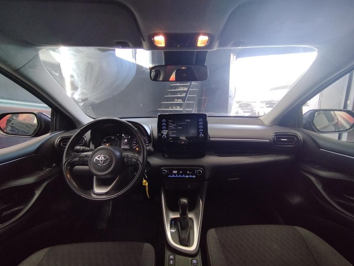 toyota-yaris-2023-hibrido-a-gasolina-1490cc