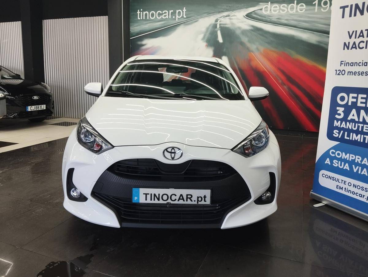 toyota-yaris-2024-hibrido-a-gasolina-1490cc