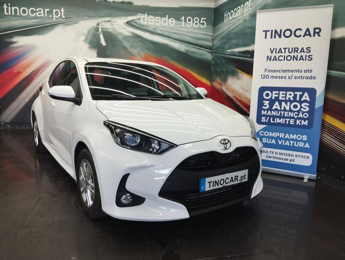 toyota-yaris-2024-hibrido-a-gasolina-1490cc